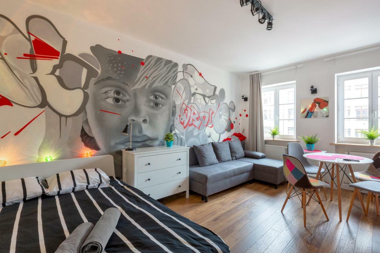 Lipstick House Rynek Apartment วรอตซวาฟ ภายนอก รูปภาพ